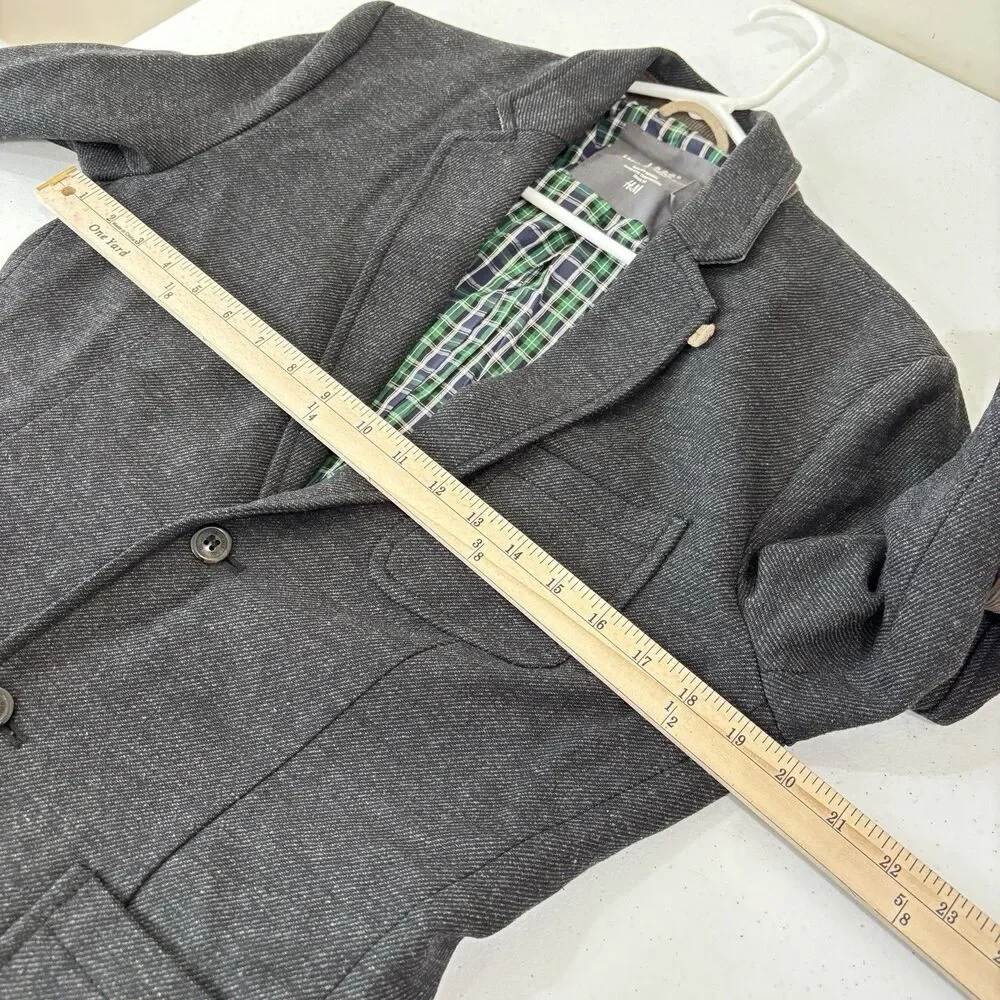 H&M features men